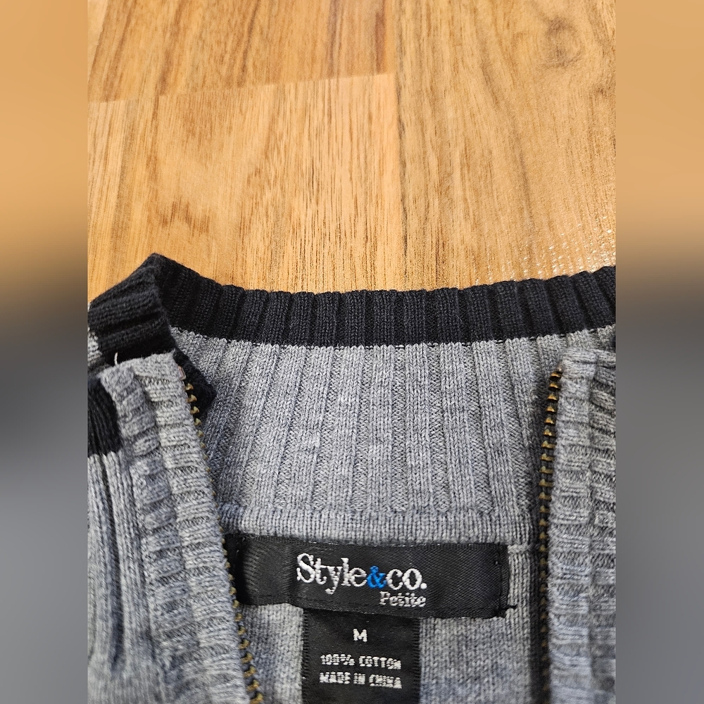 Vintage Style & Co. Gray and Black Ribbed Quarter-Zip Sweater - Picture 2 of 10